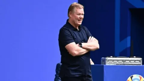 意甲两轮后宣告降级，首赛季提前落幕