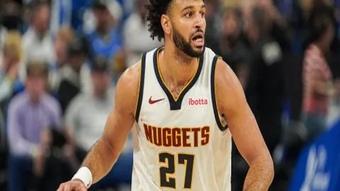 刘少昂短道速滑世锦赛腿部不幸被冰刀割伤