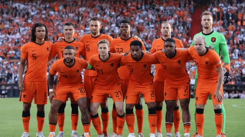 里德精准助攻，爱德华兹三分绝杀入网